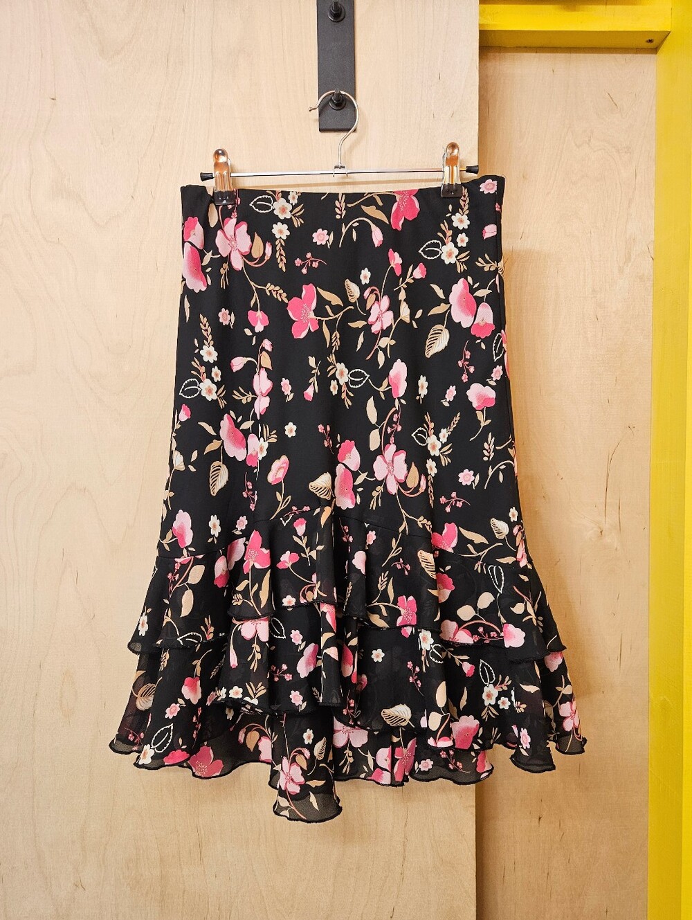 90s/Y2K Black & Pink Floral Flippy Skirt